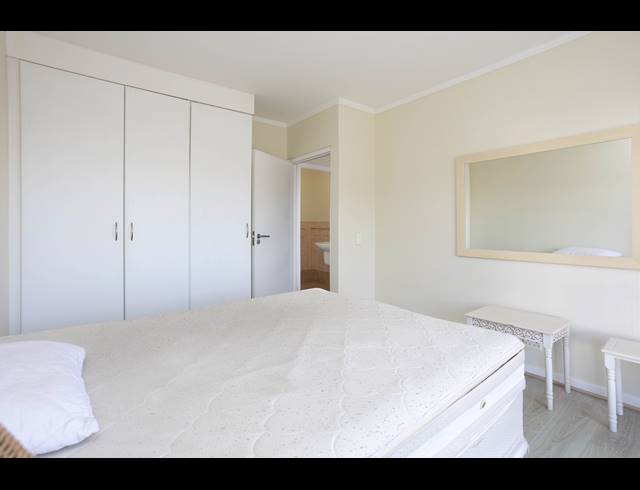 1 BEDROOM APARTMENT TO LET IN CLAREMONT